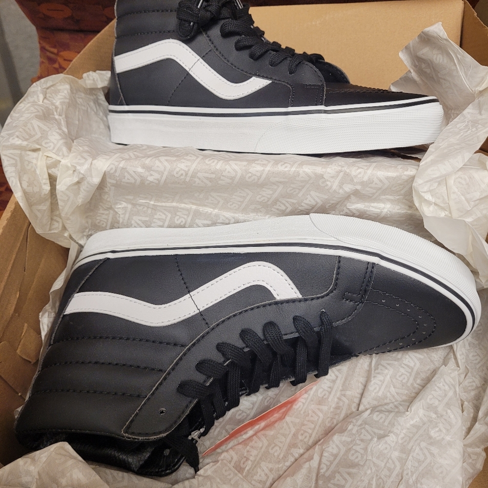 VANS Sk8-hi Reissue Black and White Size 8